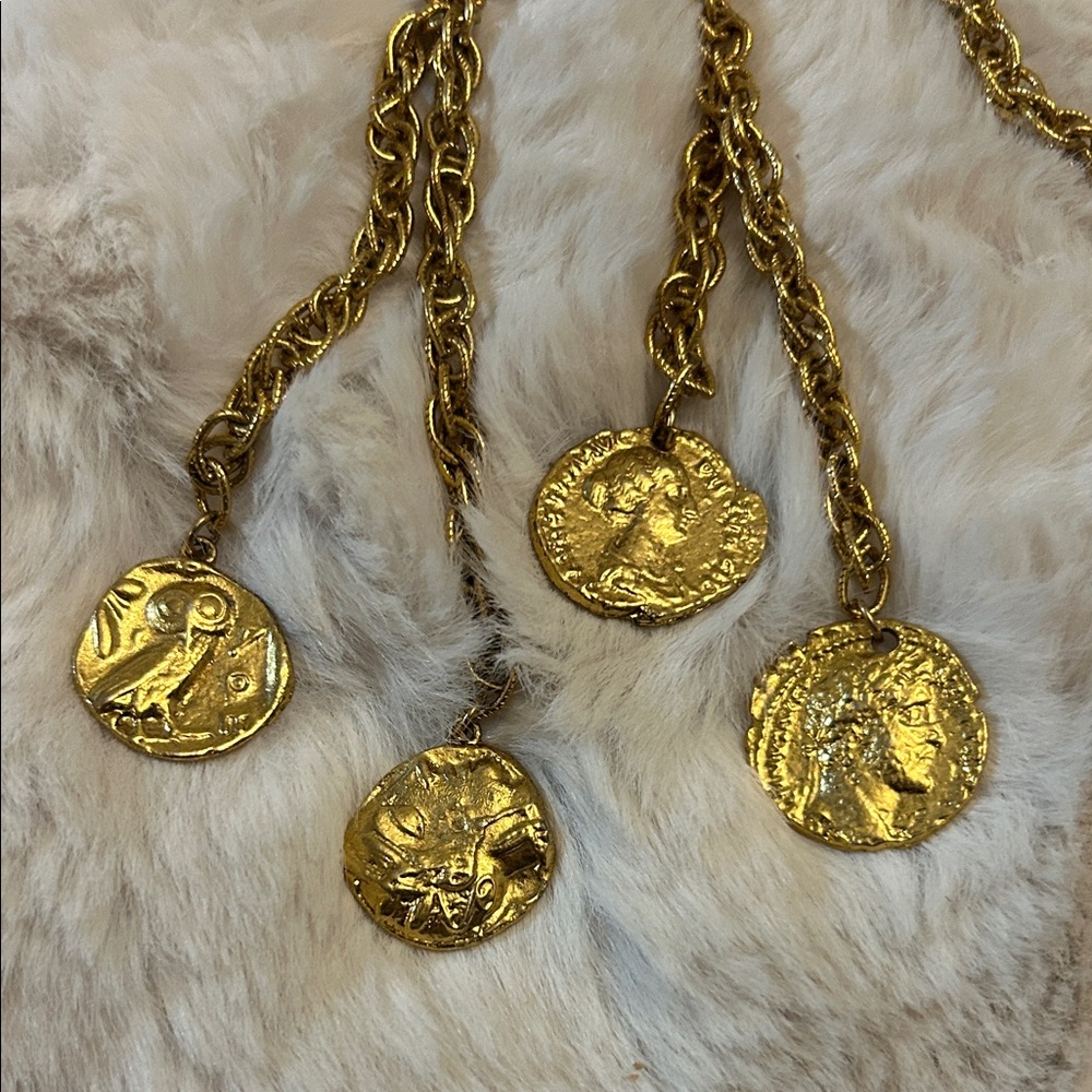 Vintage gold plated open Roman/grecian charm necklace